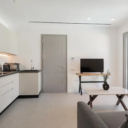 Etherial Pool Apartment *